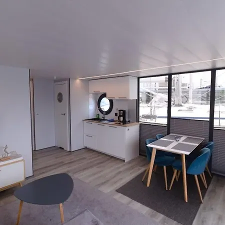 Bådhotel Hausboot Fjord Meeresbrise Mit Dachterrasse In Flensborg